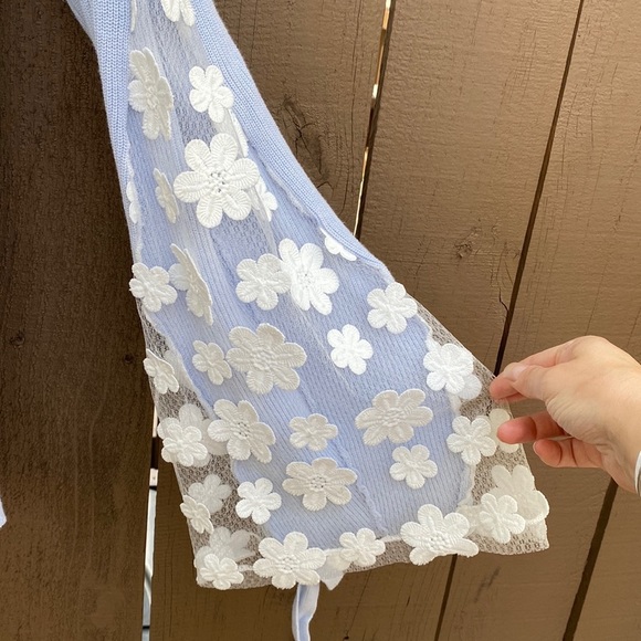 French Connection Caballo floral lace sleeve sweater in light blue size L - Picture 8 of 10